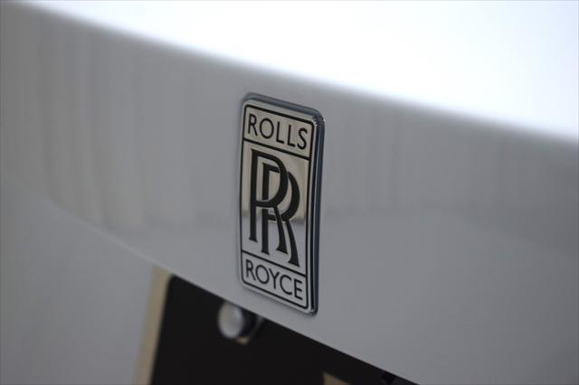 new 2025 Rolls-Royce Spectre car, priced at $489,275
