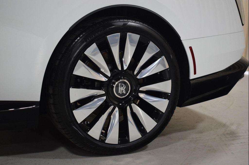 new 2025 Rolls-Royce Spectre car, priced at $489,275