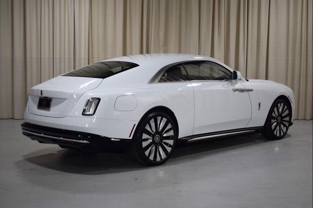 new 2025 Rolls-Royce Spectre car, priced at $489,275