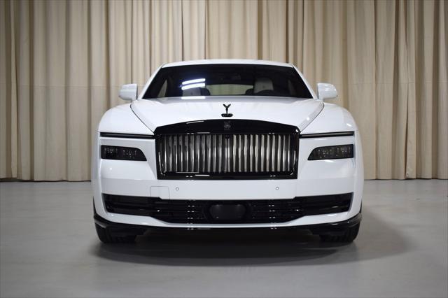 new 2025 Rolls-Royce Spectre car, priced at $553,400