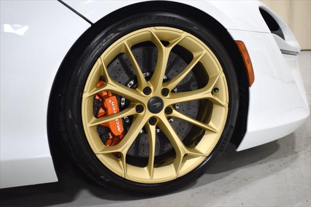 new 2025 McLaren Artura car, priced at $305,798