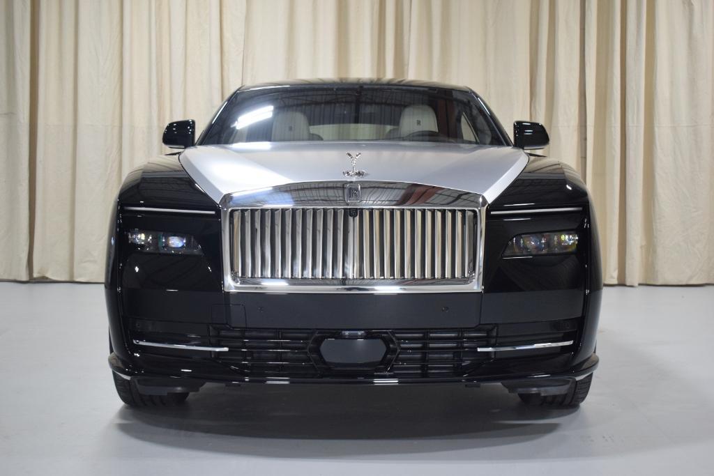 new 2024 Rolls-Royce Spectre car, priced at $499,625