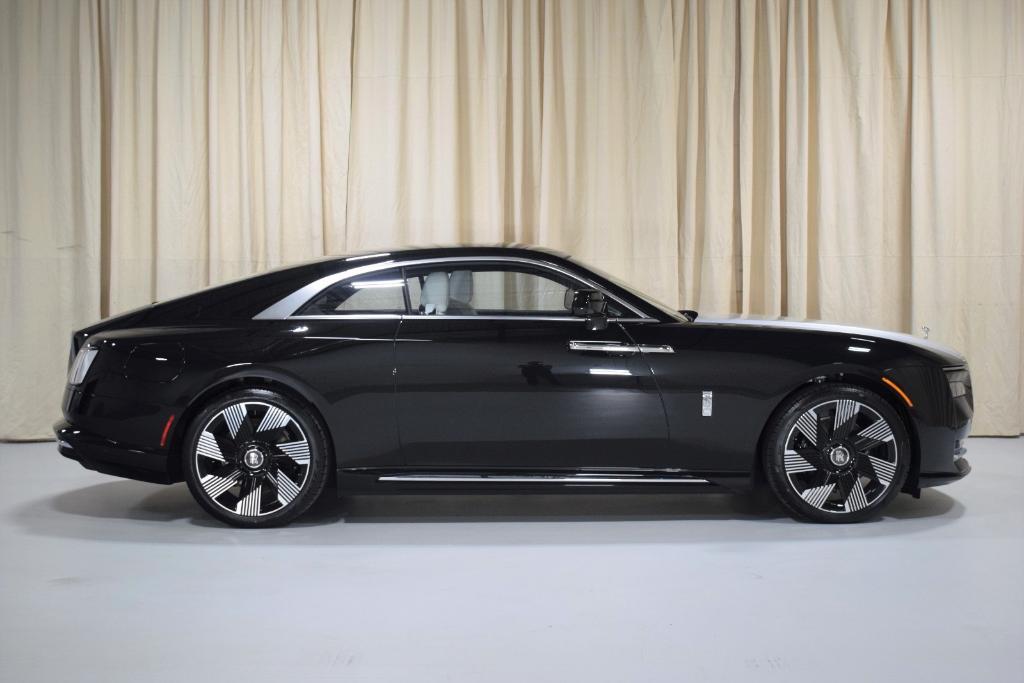 new 2024 Rolls-Royce Spectre car, priced at $499,625