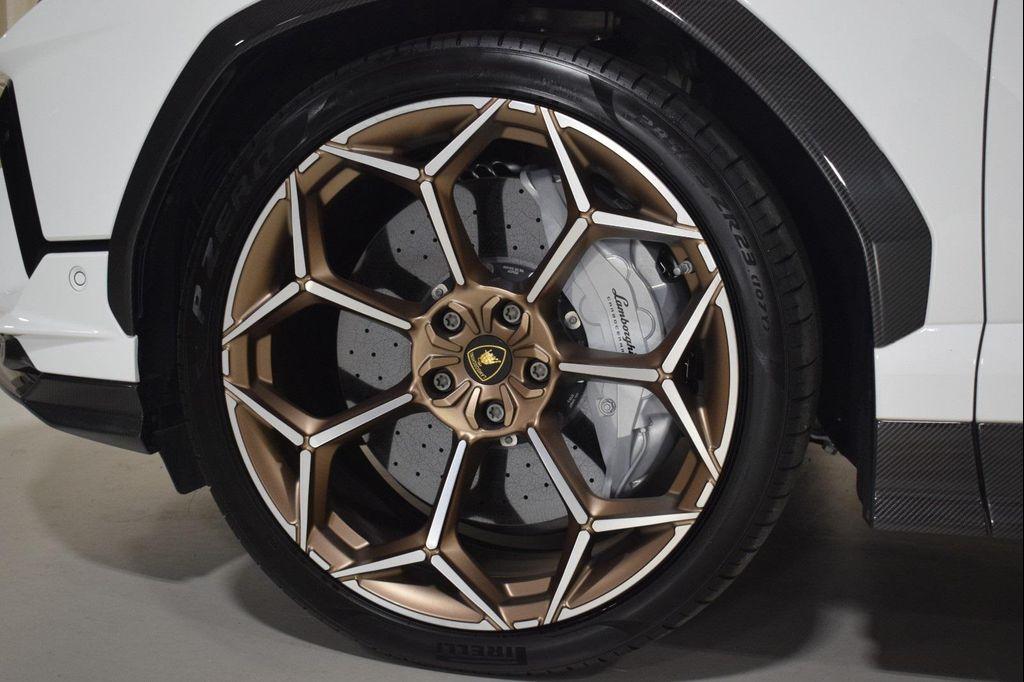 used 2024 Lamborghini Urus car, priced at $304,999