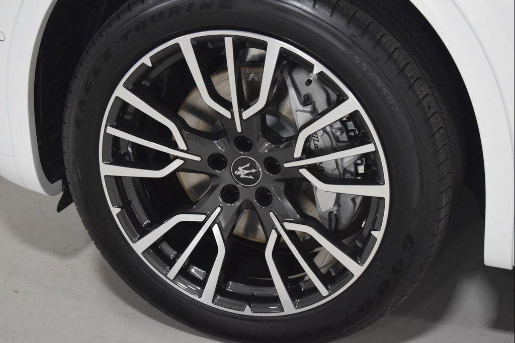 new 2025 Maserati Grecale car, priced at $92,355