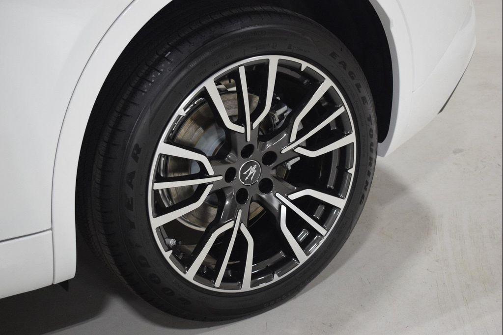 new 2025 Maserati Grecale car, priced at $92,355