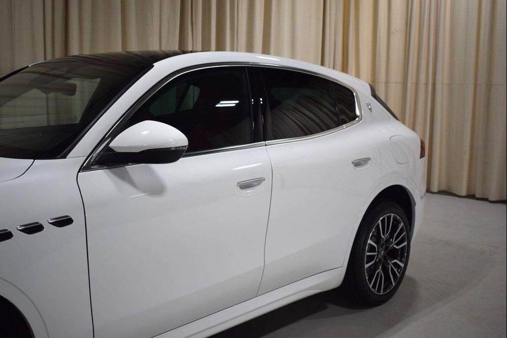 new 2025 Maserati Grecale car, priced at $92,355