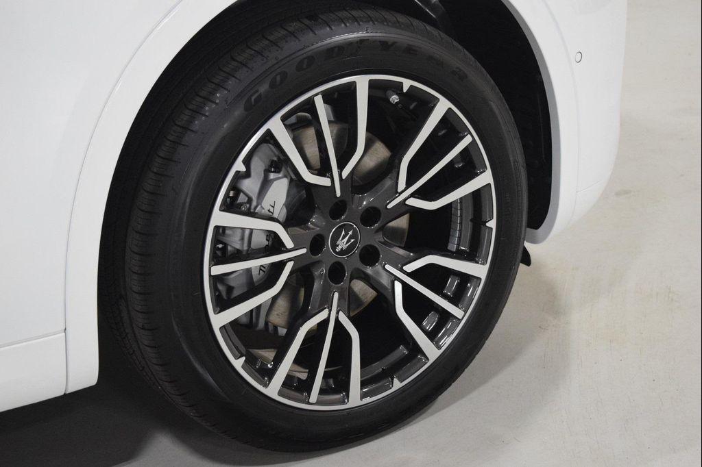 new 2025 Maserati Grecale car, priced at $92,355