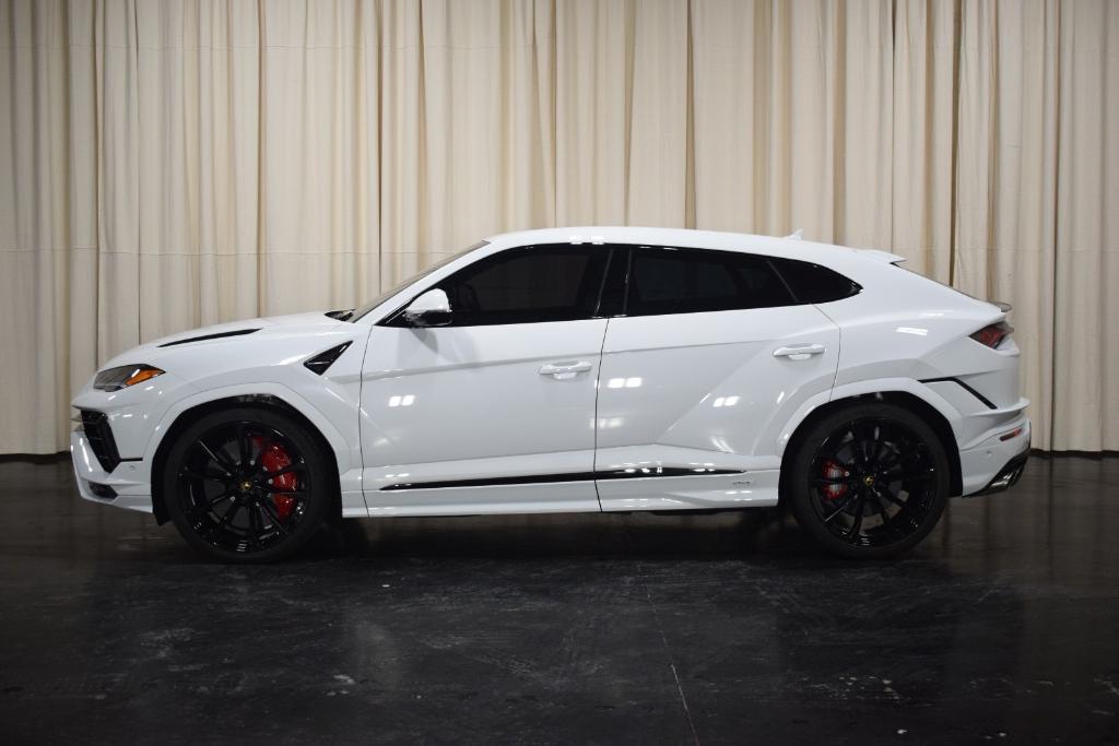 used 2023 Lamborghini Urus car, priced at $299,999