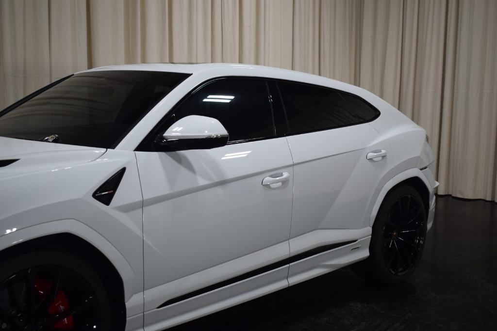 used 2023 Lamborghini Urus car, priced at $299,999