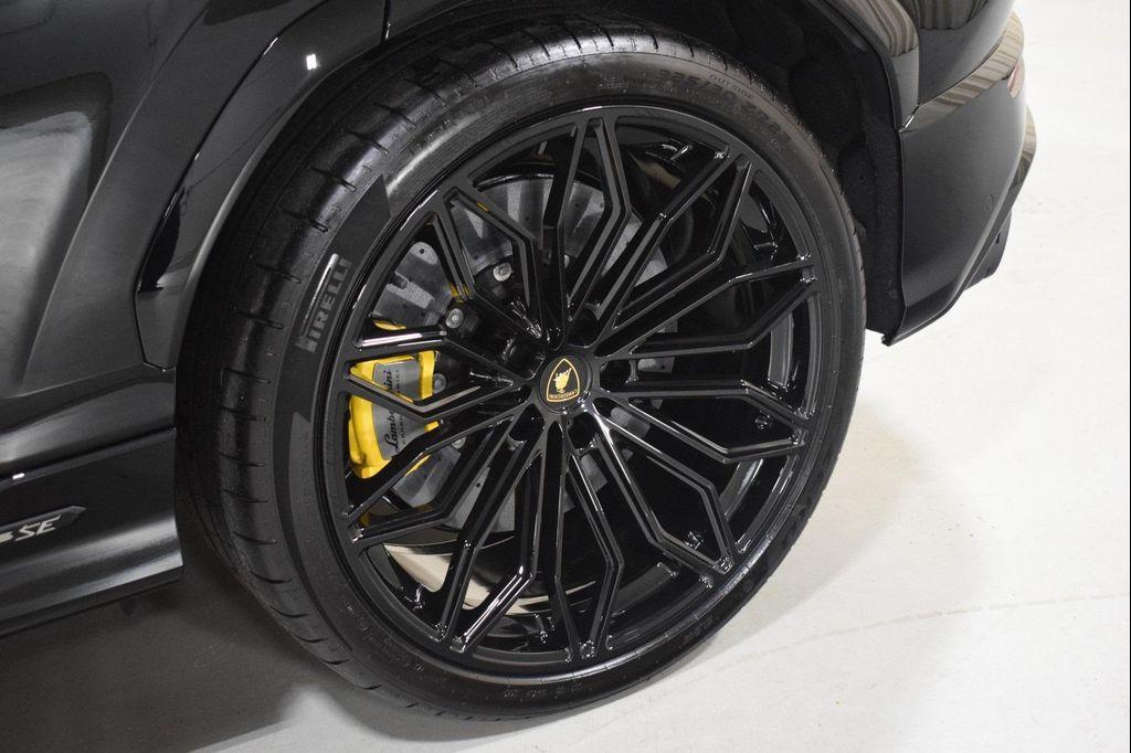 used 2025 Lamborghini Urus car, priced at $314,999