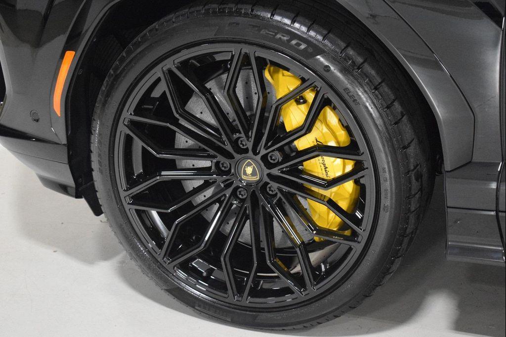 used 2025 Lamborghini Urus car, priced at $314,999