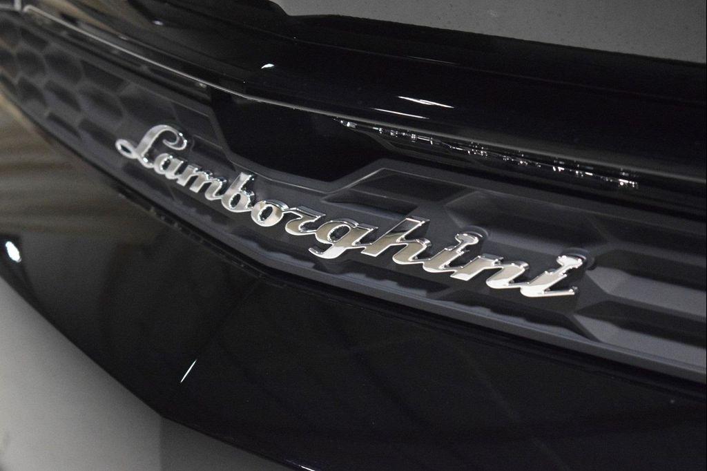 used 2025 Lamborghini Urus car, priced at $314,999