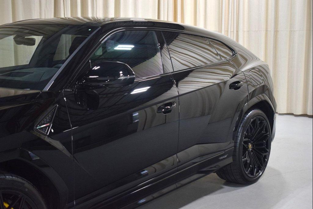 used 2025 Lamborghini Urus car, priced at $314,999