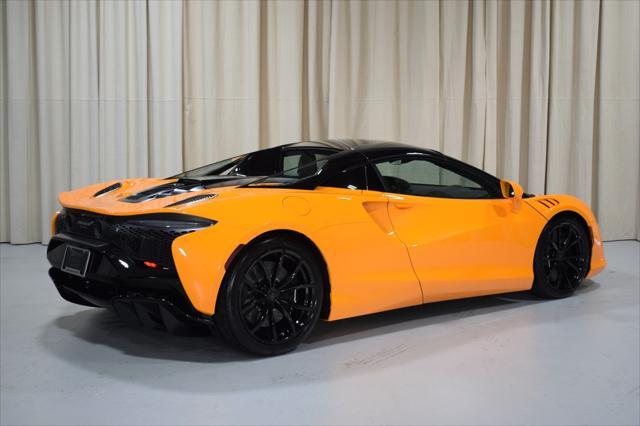 new 2025 McLaren Artura car, priced at $312,958