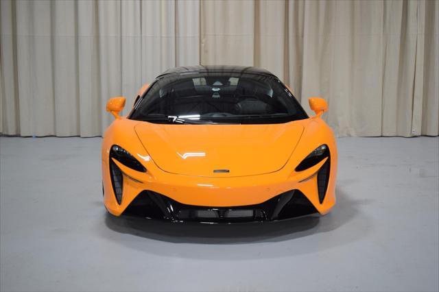 new 2025 McLaren Artura car, priced at $312,958