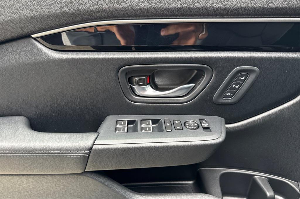 used 2023 Honda Pilot car, priced at $36,981