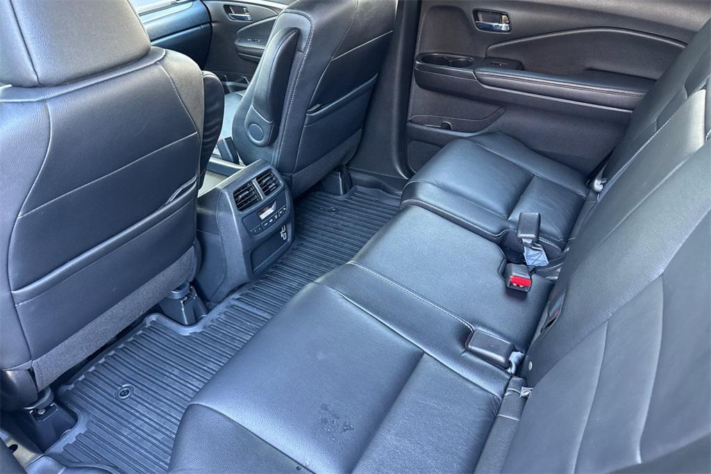 used 2022 Honda Pilot car, priced at $30,981