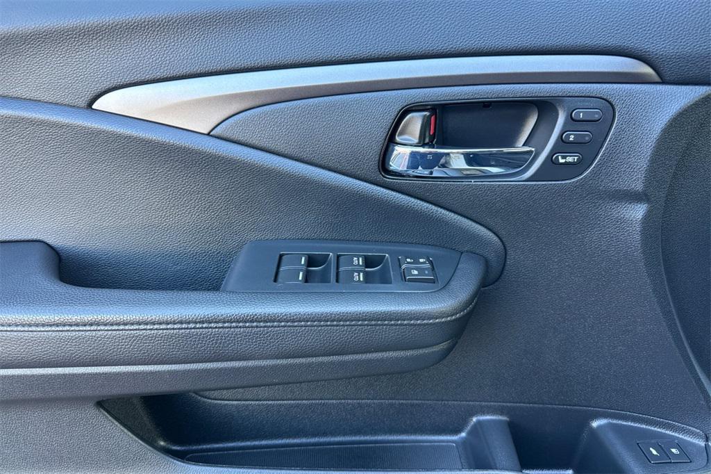 used 2022 Honda Pilot car, priced at $30,981