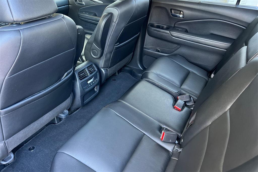 used 2022 Honda Pilot car, priced at $28,481