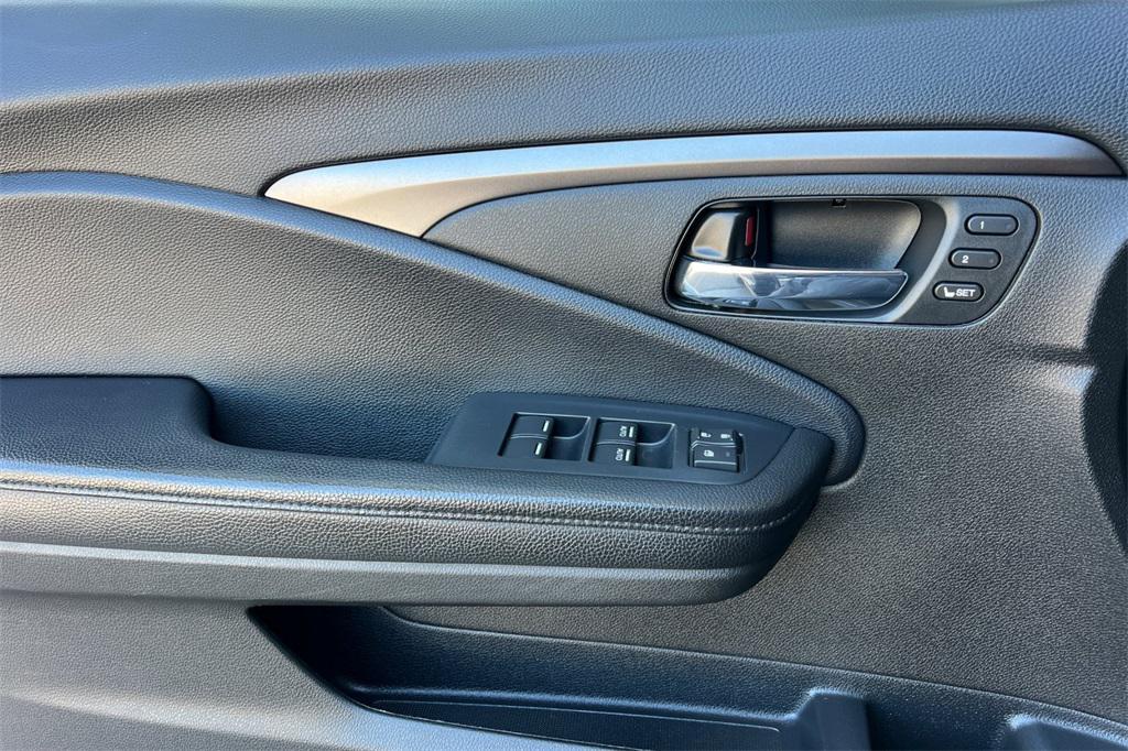 used 2022 Honda Pilot car, priced at $28,481