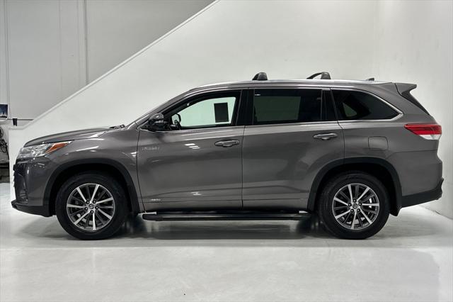 used 2017 Toyota Highlander Hybrid car, priced at $27,981