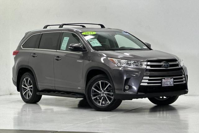 used 2017 Toyota Highlander Hybrid car, priced at $27,981