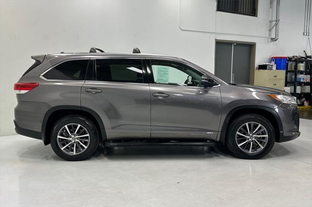 used 2017 Toyota Highlander Hybrid car, priced at $27,981