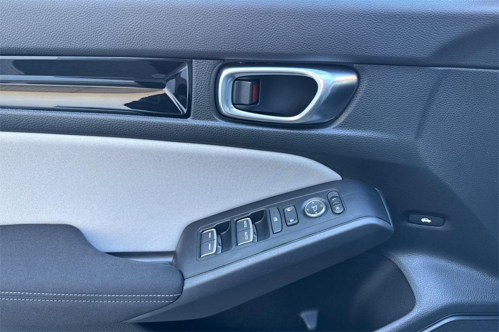 used 2025 Honda Civic Hybrid car, priced at $28,485