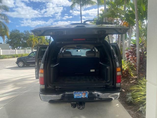 used 2002 Chevrolet Suburban car, priced at $15,900