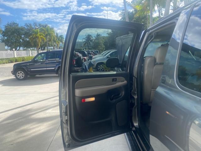 used 2002 Chevrolet Suburban car, priced at $15,900