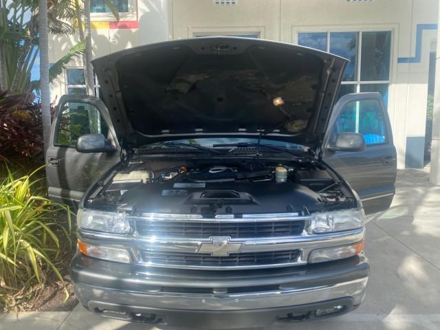 used 2002 Chevrolet Suburban car, priced at $15,900