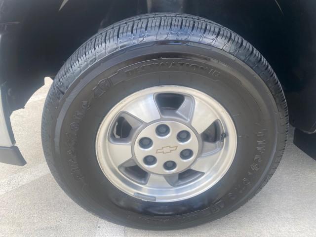 used 2002 Chevrolet Suburban car, priced at $15,900