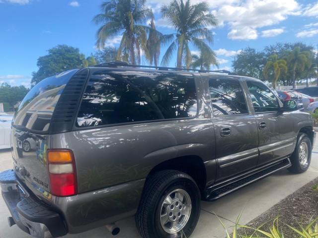 used 2002 Chevrolet Suburban car, priced at $15,900