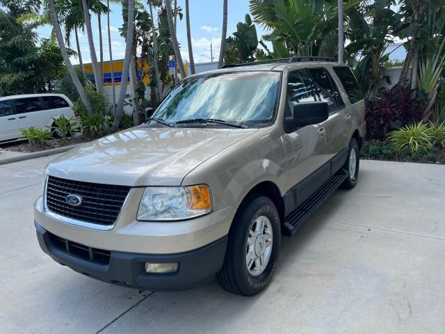 used 2005 Ford Expedition car, priced at $10,900