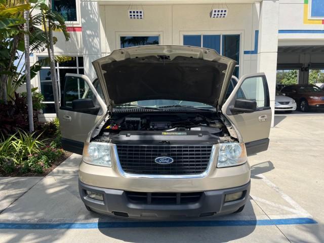 used 2005 Ford Expedition car, priced at $10,900