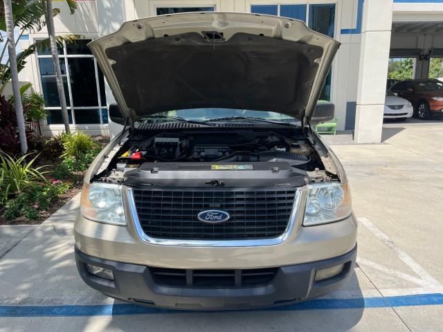 used 2005 Ford Expedition car, priced at $10,900