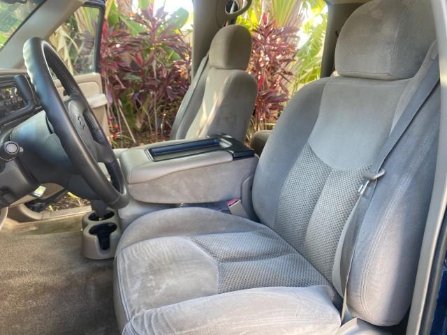 used 2003 Chevrolet Suburban car, priced at $13,900