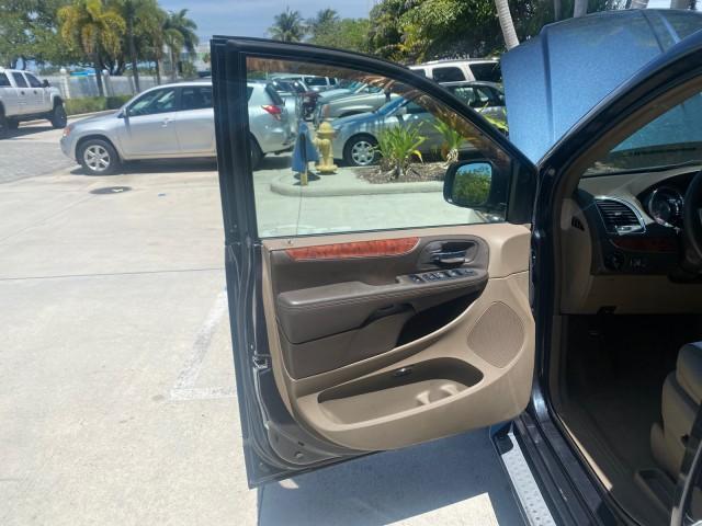used 2014 Chrysler Town & Country car, priced at $14,900