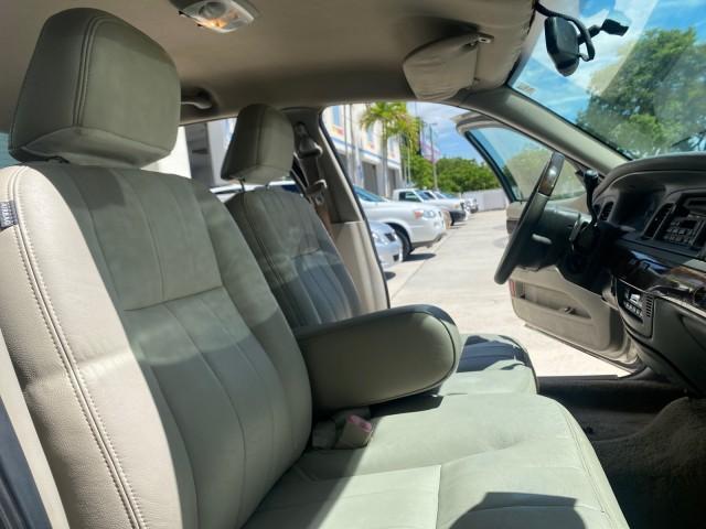 used 2009 Mercury Grand Marquis car, priced at $13,900