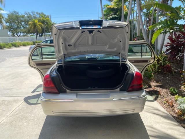 used 2009 Mercury Grand Marquis car, priced at $13,900
