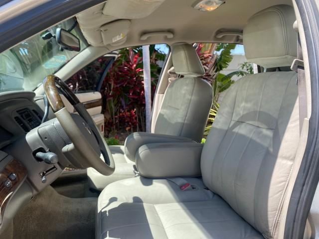 used 2009 Mercury Grand Marquis car, priced at $13,900
