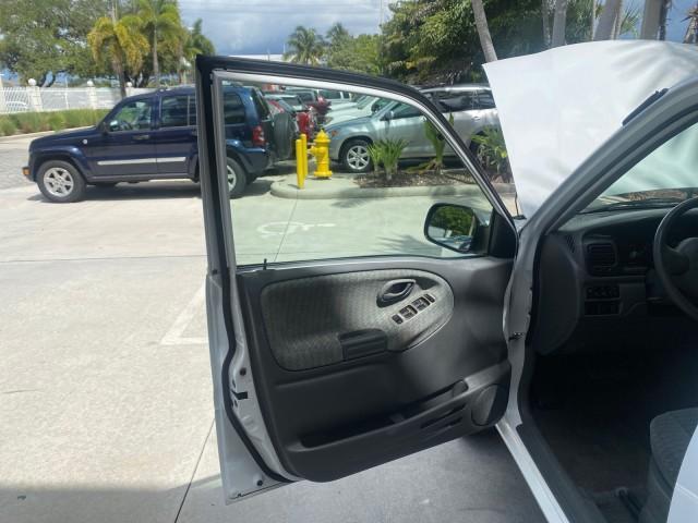 used 2001 Suzuki Vitara car, priced at $7,900