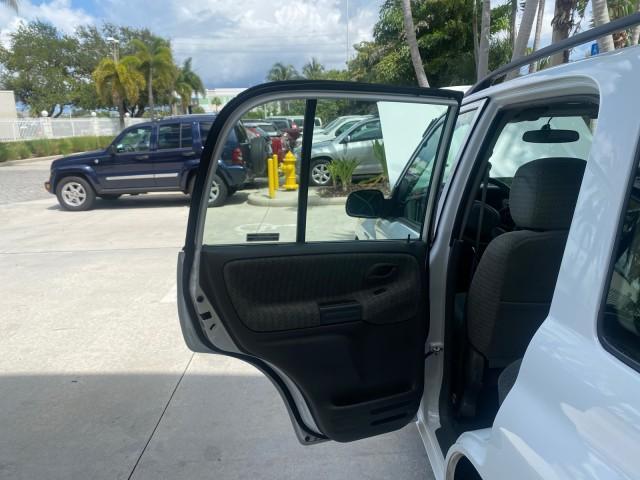 used 2001 Suzuki Vitara car, priced at $7,900