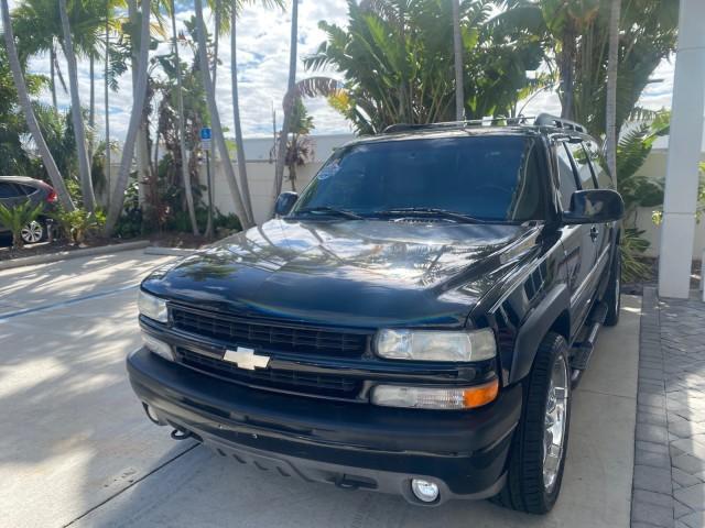 used 2001 Chevrolet Suburban car, priced at $15,900
