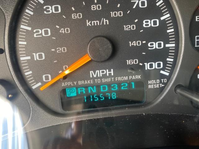 used 2001 Chevrolet Suburban car, priced at $15,900