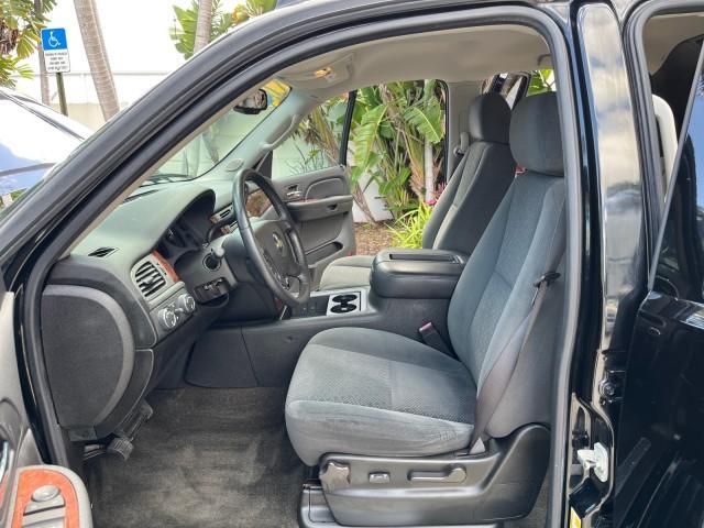 used 2008 Chevrolet Avalanche car, priced at $22,900