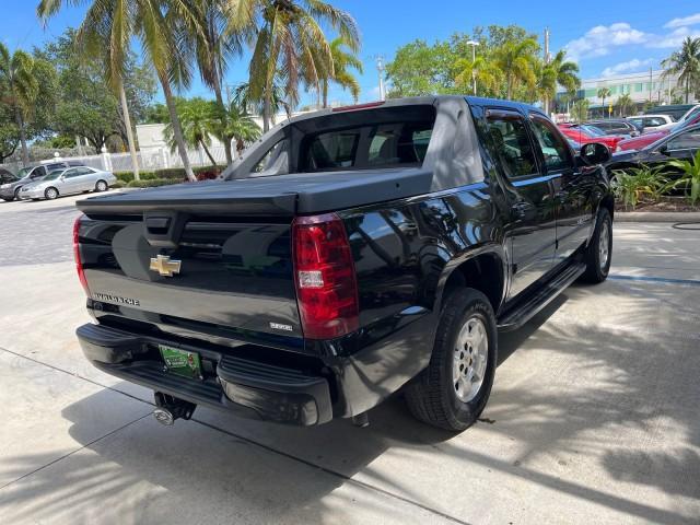 used 2008 Chevrolet Avalanche car, priced at $22,900