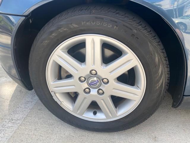 used 2007 Volvo V50 car, priced at $12,900
