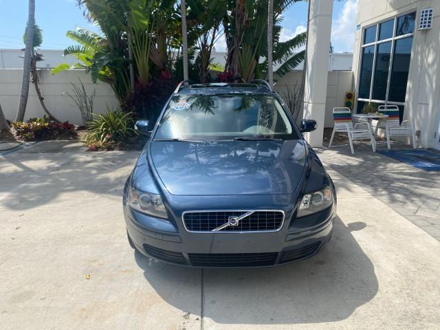 used 2007 Volvo V50 car, priced at $12,900
